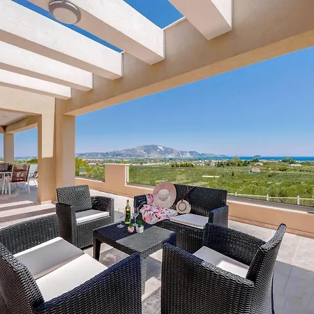 Hill Families Only Vila *