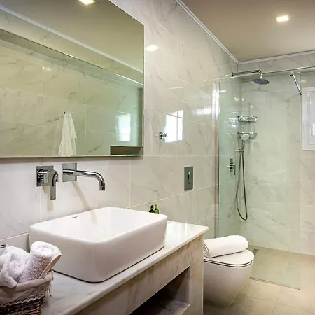 Hill Families Only ヴィラ *