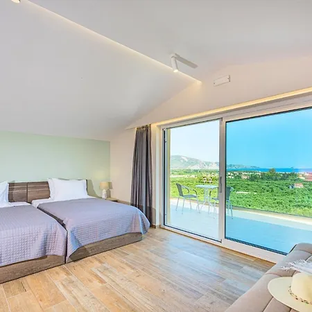 Vilă Hill Families Only Laganas